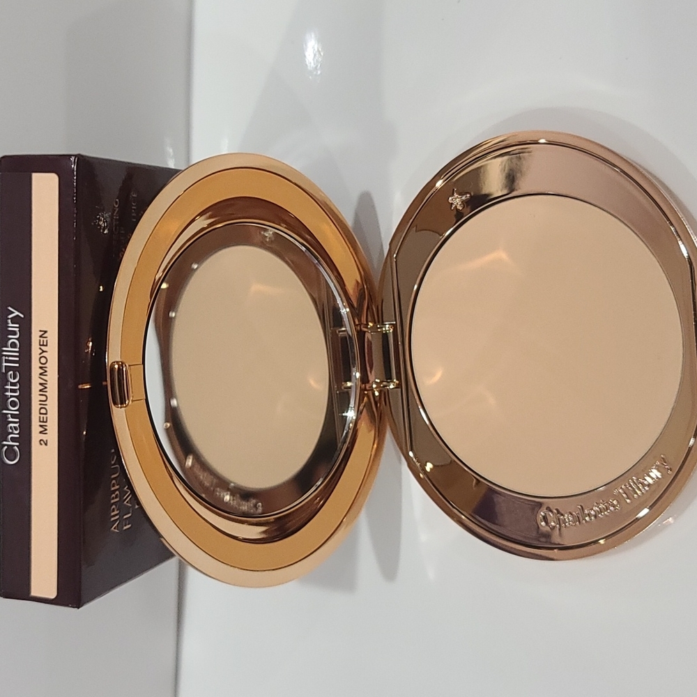 ✔️Charlotte Tilbury #2 MEDIUM Airbrush Flawless Finish Setting Powder ✨BNIB - Picture 6 of 8
